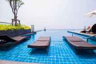 Swimming Pool Wongamat Tower by Pattaya Sunny Rentals