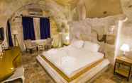 Bedroom 7 Azure Cave Suites