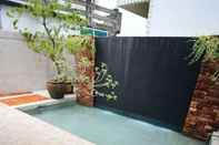 Kolam Renang Chi Ya B&B