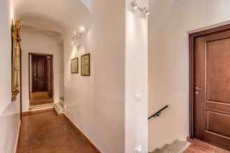 Lobi 4 Piccolo Trevi Suites