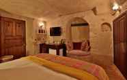 Bedroom 6 Elaa Cave Hotel