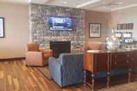 Lobby Hampton Inn & Suites Cazenovia