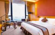 Kamar Tidur 5 The T Hotel