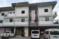 Bangunan Pearl Suites