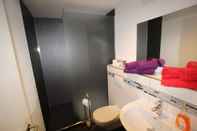 In-room Bathroom Apartment Wesseling Zentrum