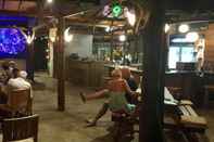 Bar, Kafe dan Lounge Adeng-Adeng Bungalows