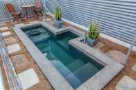 Swimming Pool Karoo View Cottages