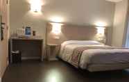 Kamar Tidur 7 Brit Hotel Brive