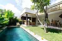 Swimming Pool Villa Lestari