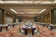 Functional Hall Feathers - A Radha Hotel