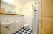 In-room Bathroom 2 Vital CAMP Bayerbach