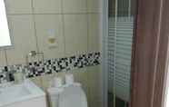 In-room Bathroom 6 Palm Sea Hotel Apartments 2