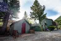 Exterior River Ridge Cottages