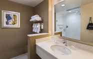 In-room Bathroom 7 Fairfield Inn & Suites by Marriott Dallas Waxahachie