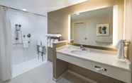 In-room Bathroom 6 Fairfield Inn & Suites by Marriott Dallas Waxahachie