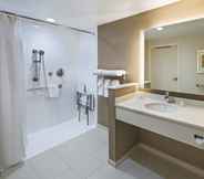 In-room Bathroom 6 Fairfield Inn & Suites by Marriott Dallas Waxahachie