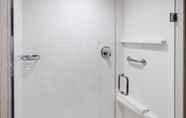 In-room Bathroom 5 Fairfield Inn & Suites by Marriott Dallas Waxahachie