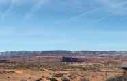 Nearby View and Attractions 7 Hampton Inn & Suites Page - Lake Powell