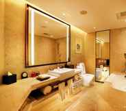 In-room Bathroom 5 Grand Metro Park Hotel Beijing