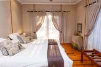 Kamar Tidur Chandelier Game Lodge