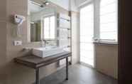 Phòng tắm bên trong 2 Hotel Conradi