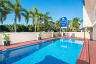 Swimming Pool Cairns City Palms