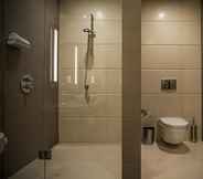 In-room Bathroom 4 Best Western Premier Sofia Airport Hotel