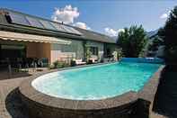 Swimming Pool Hotel Krone