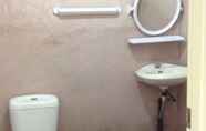 Toilet Kamar 7 The Like View Guesthouse