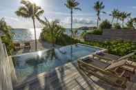 Swimming Pool Hurawalhi Island Resort