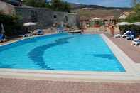 Swimming Pool Resort La Mandola