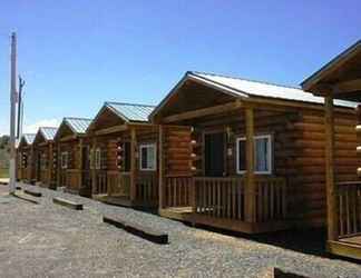 Exterior 2 Bryce GatewayInn Cabins