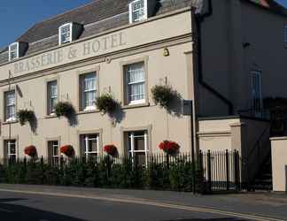 Exterior 2 Le Bouchon Brasserie & Hotel