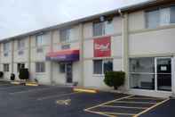 Exterior Red Roof Inn & Suites Wapakoneta