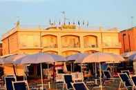 Swimming Pool Hotel Toscana