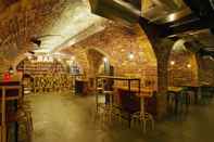Quầy bar, cafe và phòng lounge Wombat's City Hostel London