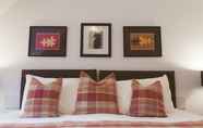 Kamar Tidur 7 The Golden Larches Cafe and B&B