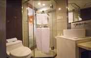 Toilet Kamar 6 Motel 168 Sinan Road