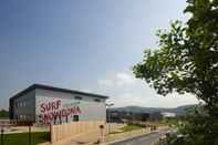 ภายนอกอาคาร Surf Snowdonia