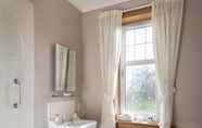 Toilet Kamar 4 Pinewood Country House