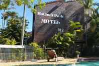 Swimming Pool Holland Park Motel