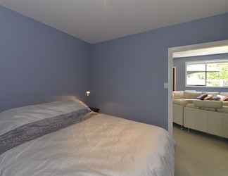 Bedroom 2 Lakefront Holiday Home