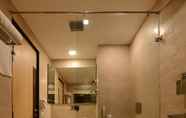 In-room Bathroom 5 Grand Plaza Lords Inn Jammu