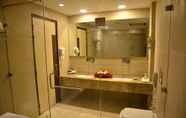 ห้องน้ำภายในห้อง 4 Grand Plaza Lords Inn Jammu