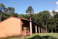 Exterior Ytororo Lodge