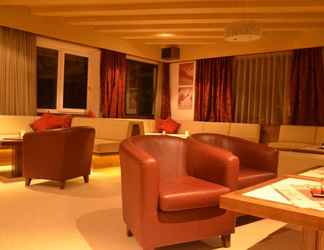 Lobby 2 Suitehotel Gampen