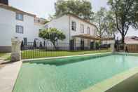 Swimming Pool bnapartments Carregal