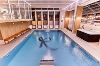 Swimming Pool Hotel Sinaia
