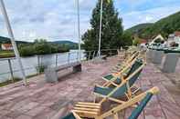 Swimming Pool Hotel Goldenes Fass