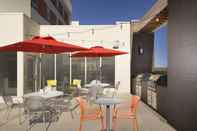 Common Space Home2 Suites by Hilton Denver International Airport